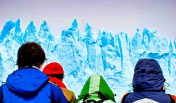 Antarctica Tours - people starting their expedition